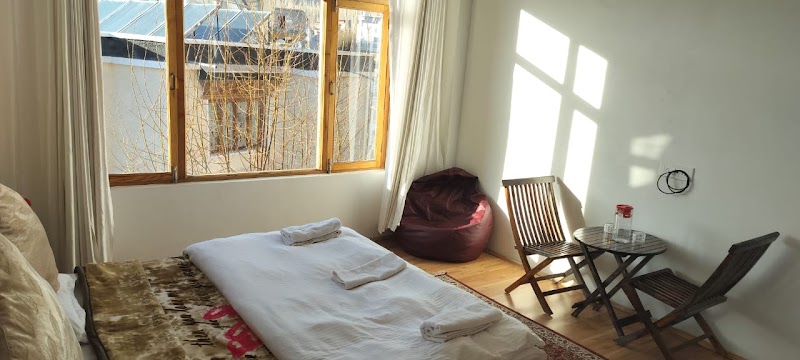 Charu Guest House - Charu Guest House Upper Tukcha Rd, Leh, 194101