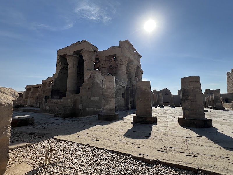 Kom Ombo Temple - Kom Ombo Temple, Nagoa Ash Shatb, Markaz Kom Ombo, Aswan Governorate 1281301, Egypt