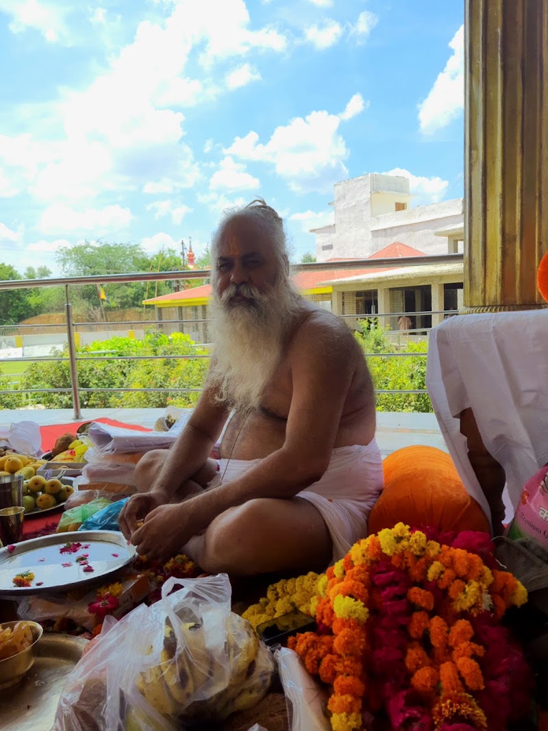 Sankadik Tapovan Ashram chitrakoot - Sankadik Tapovan Ashram chitrakoot, 5V83+HXV, Laxman Bhiar Colony, Sitapur, Chitrakoot, Madhya Pradesh 485334, India