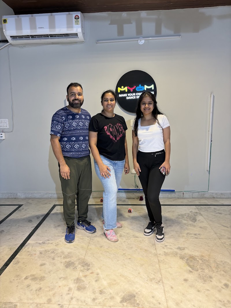 Make Your Own Moves Dance Studio - Make Your Own Moves Dance Studio H-615C, near Global Foyer Mall, Chauma Village, Sector 1, Palam Vihar, Gurugram, Haryana 122017, India