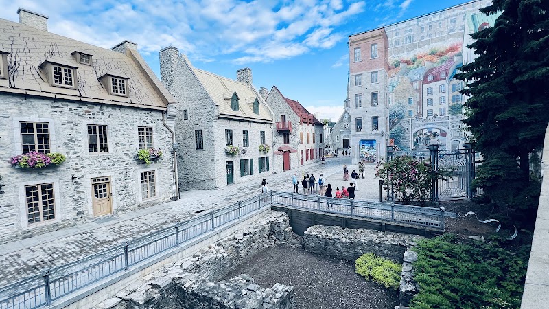 Quebec City Mural - Quebec City Mural, 29 Rue Notre-Dame, Québec, QC G1K 4E3, Canada