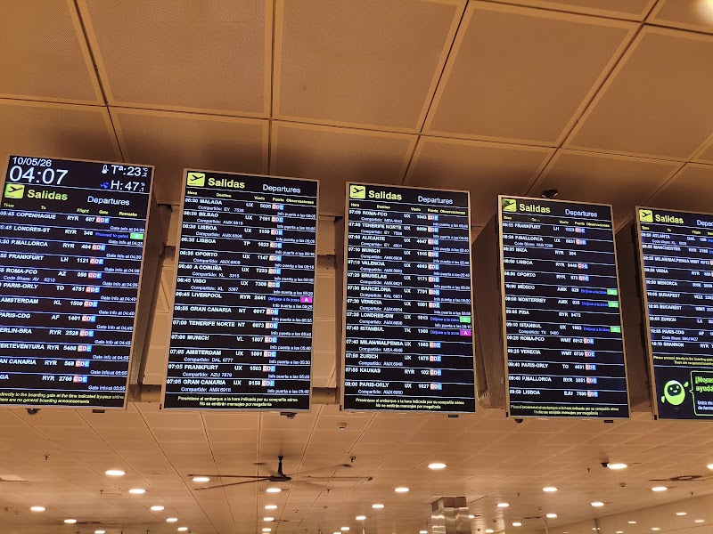 Adolfo Suárez Madrid-Barajas Airport - Adolfo Suárez Madrid-Barajas Airport Av de la Hispanidad, s/n, 28042 Madrid, Spain
