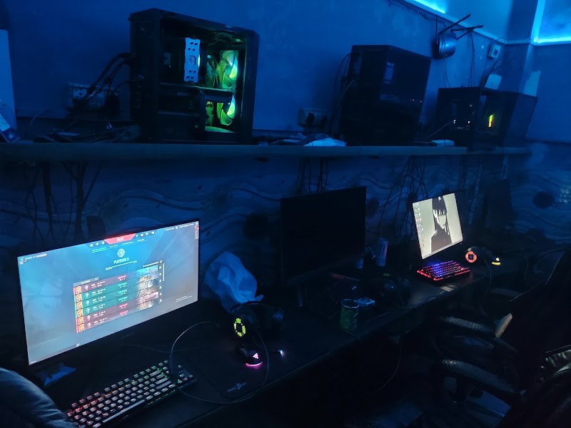 SQUAD GAMING CAFE - SQUAD GAMING CAFE Kotla / South Ex Community Center, 1752, Kumhar Gali, near Barat Ghar, South Extension I, Sher Singh Bazar, Kotla Mubarakpur, New Delhi, Delhi 110003, India