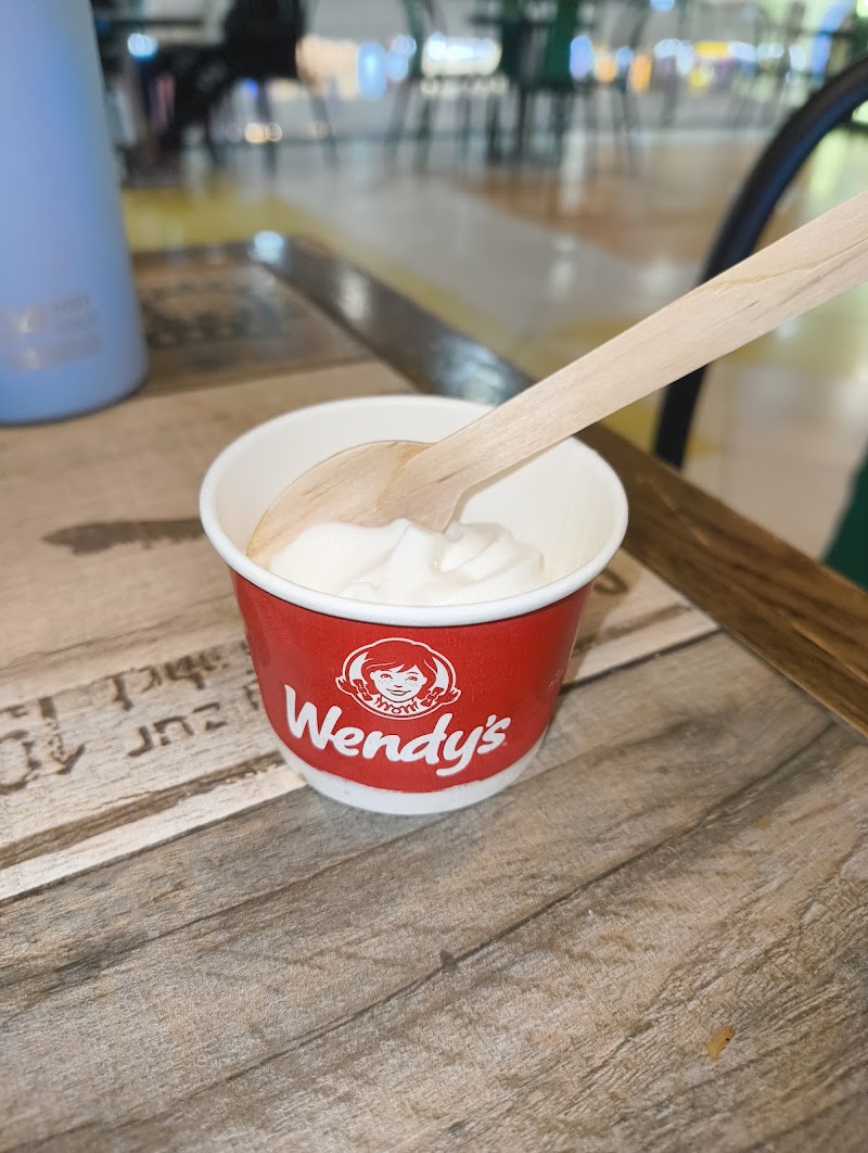 Wendy's Gaur City - Wendy's Gaur City 4th floor Level, Gaur City mall, Food Court, 12A, Greater Noida W Rd, Gaur City 1, Sector 4, Ghaziabad, Uttar Pradesh 201318, India