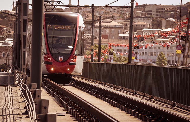 Osmanbey Metro - Osmanbey Metro, Ergenekon, Halaskargazi Cd. No:67, 34373 Şişli/İstanbul, Türkiye