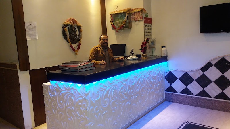 Hotel Amax Inn - Hotel Amax Inn 8145/6, Arakashan Rd, Arya Nagar, Paharganj, New Delhi, Delhi 110055, India