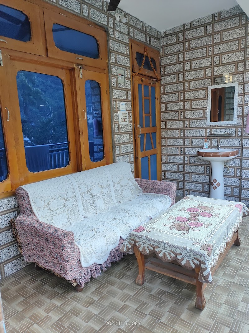 Tirthan River Front Farm Stay
