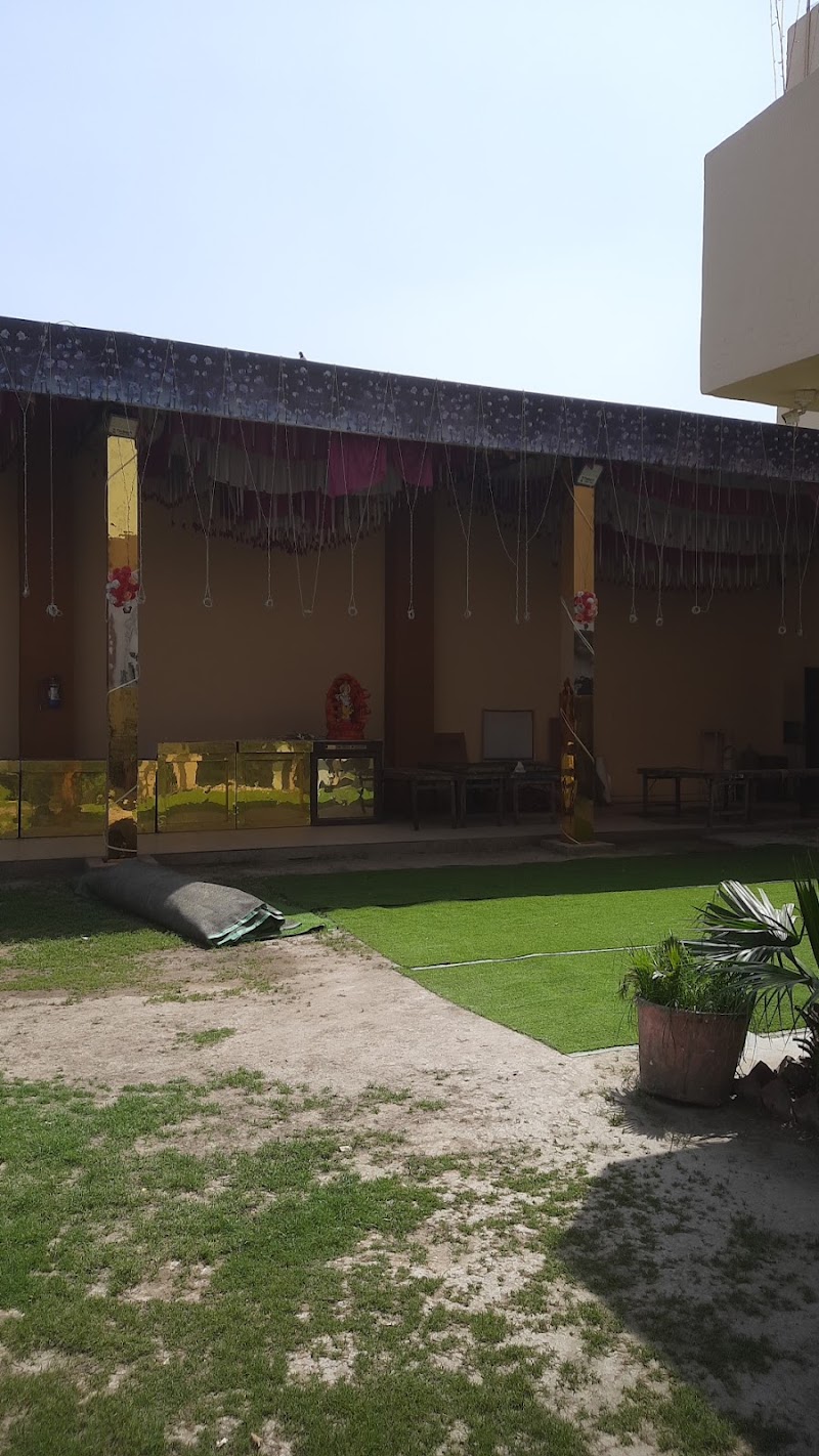 Lavish Garden - Lavish Garden, 60, 25 Feet Rd, Kaushik Enclave, Indraprasth Colony, Burari, Delhi, 110084, India