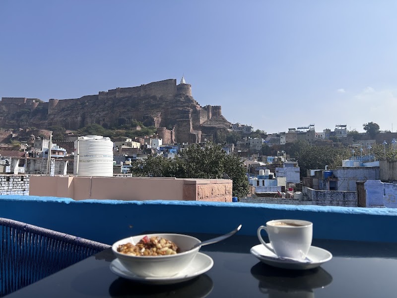 Blue street café n restaurant - Blue street café n restaurant Sadawaton ki pole, old, Fateh Pol Rd, Gundi ka Mohalla, navchokiya, Jodhpur, Rajasthan 342001, India