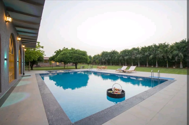 4 BHK private farmhouse for parties - 4 BHK private farmhouse for parties, 93R2+39F, Badshahpur Sohna Rd, Badshahpur, Sector 38, Gurugram, Haryana 122101, India