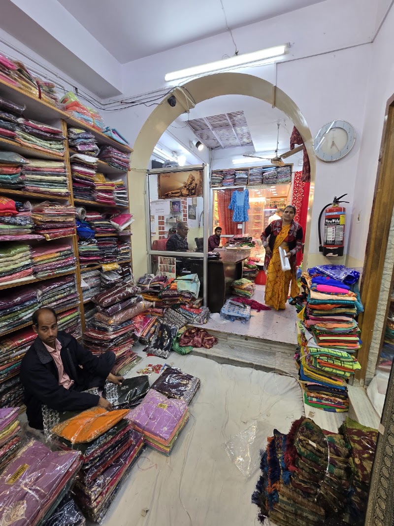 Gupta Sarees - Gupta Sarees 418, Maniramji ki Kothi,, Haldiyon ka Rasta, Johari Bazaar, Badhi Chopad, Ramganj Bazar, Jaipur, Jaipur Nagar Nigam Area, Rajasthan 302003, India