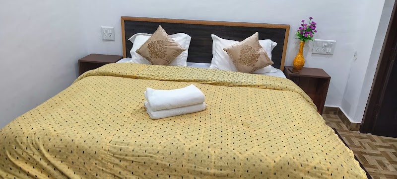 Himalive Home Stay - Himalive Home Stay, VIP Road, Kausani, Uttarakhand 263639, India