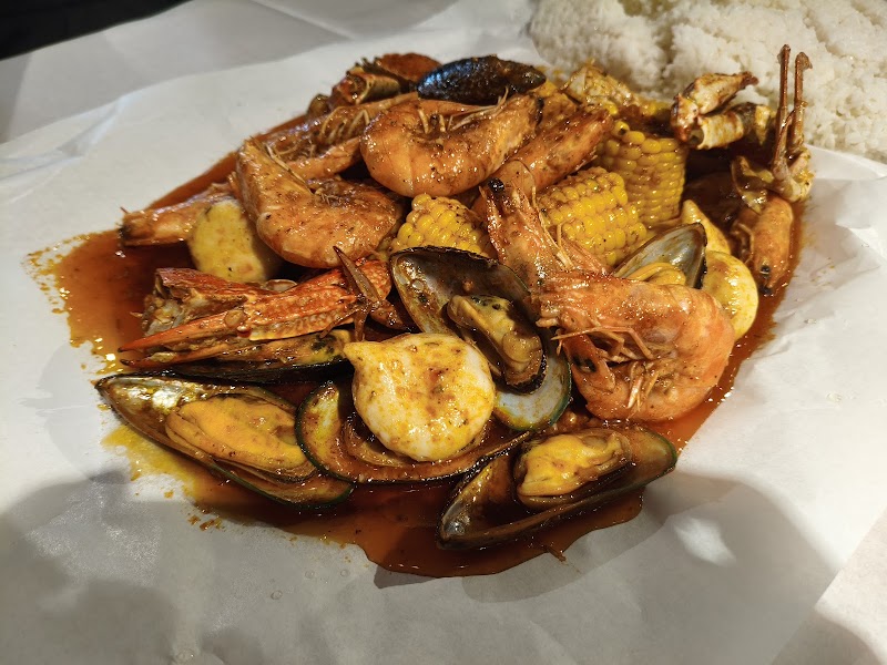 Off The Hook Seafood Restaurant - Yas Mall - Off The Hook Seafood Restaurant - Yas Mall, FJP5+G5G - Yas Leisure Dr - Yas Island - YS1 - Abu Dhabi - United Arab Emirates