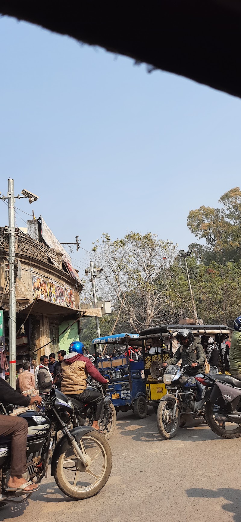 Maidagin Crossing - Maidagin Crossing, Maidagin Xing, Varanasi, Uttar Pradesh 221001, India