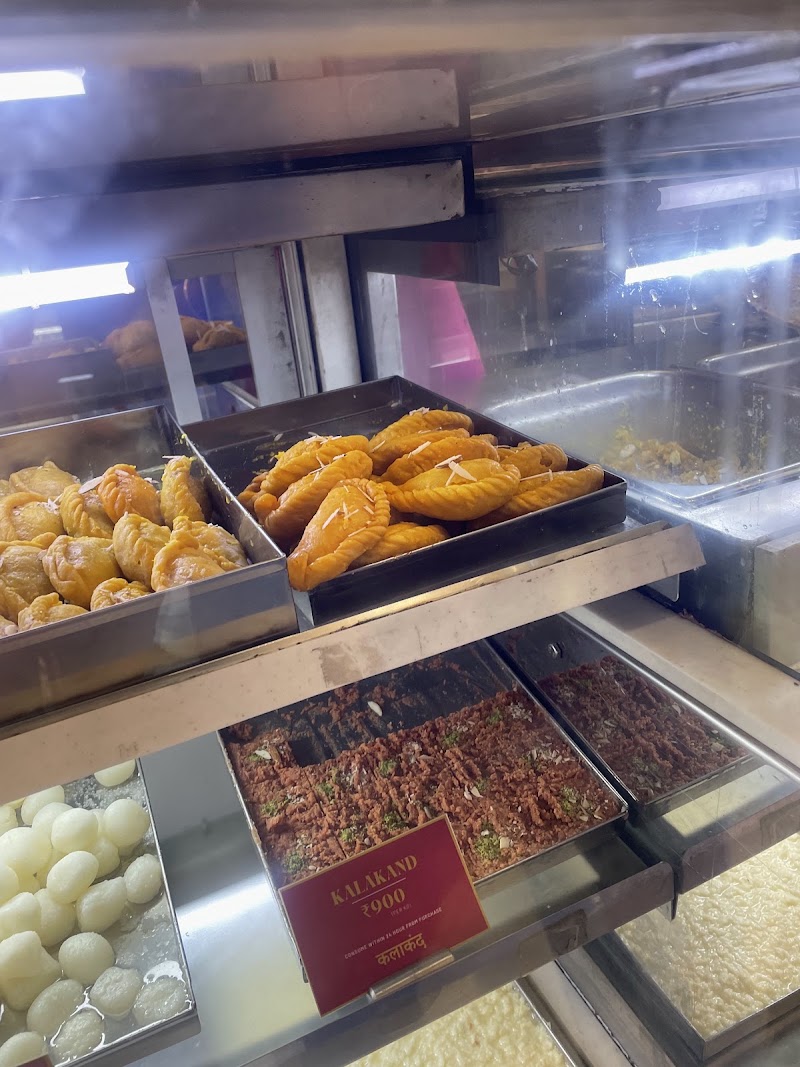Tewari Brothers - Tewari Brothers, 73, Municipal Market, Connaught Cir, Connaught Lane, Connaught Place, New Delhi, Delhi 110001, India