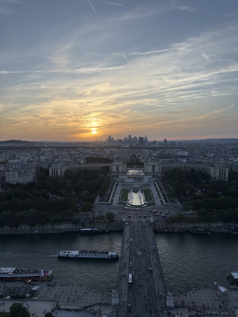 Bateaux Parisiens - Bateaux Parisiens, Port de la Bourdonnais, 75007 Paris, France