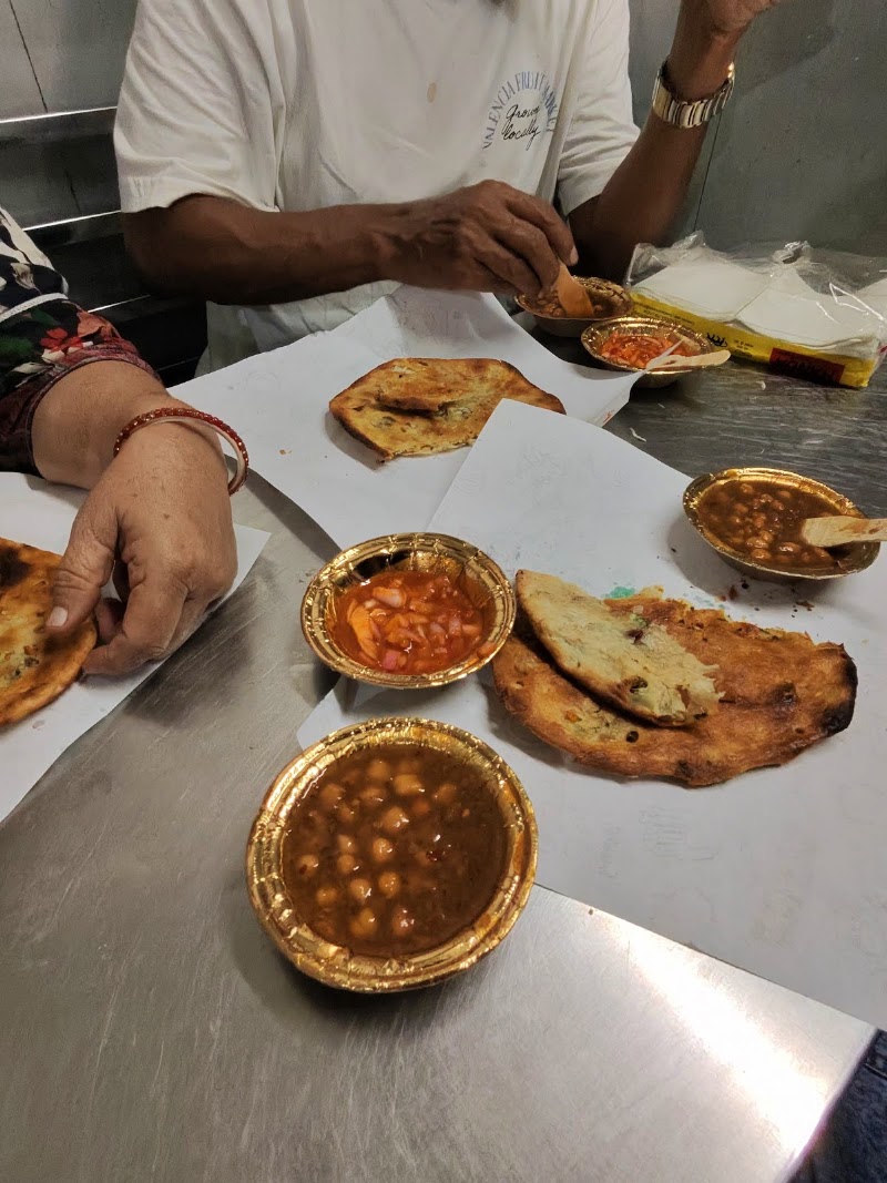Ashok Kulche Wala - Ashok Kulche Wala, JVFC+F3V, Gobindgarh Forte Rd, Lohgarh Chowk, Katra Ahluwalia, Amritsar, Amritsar Cantt., Punjab 143006, India