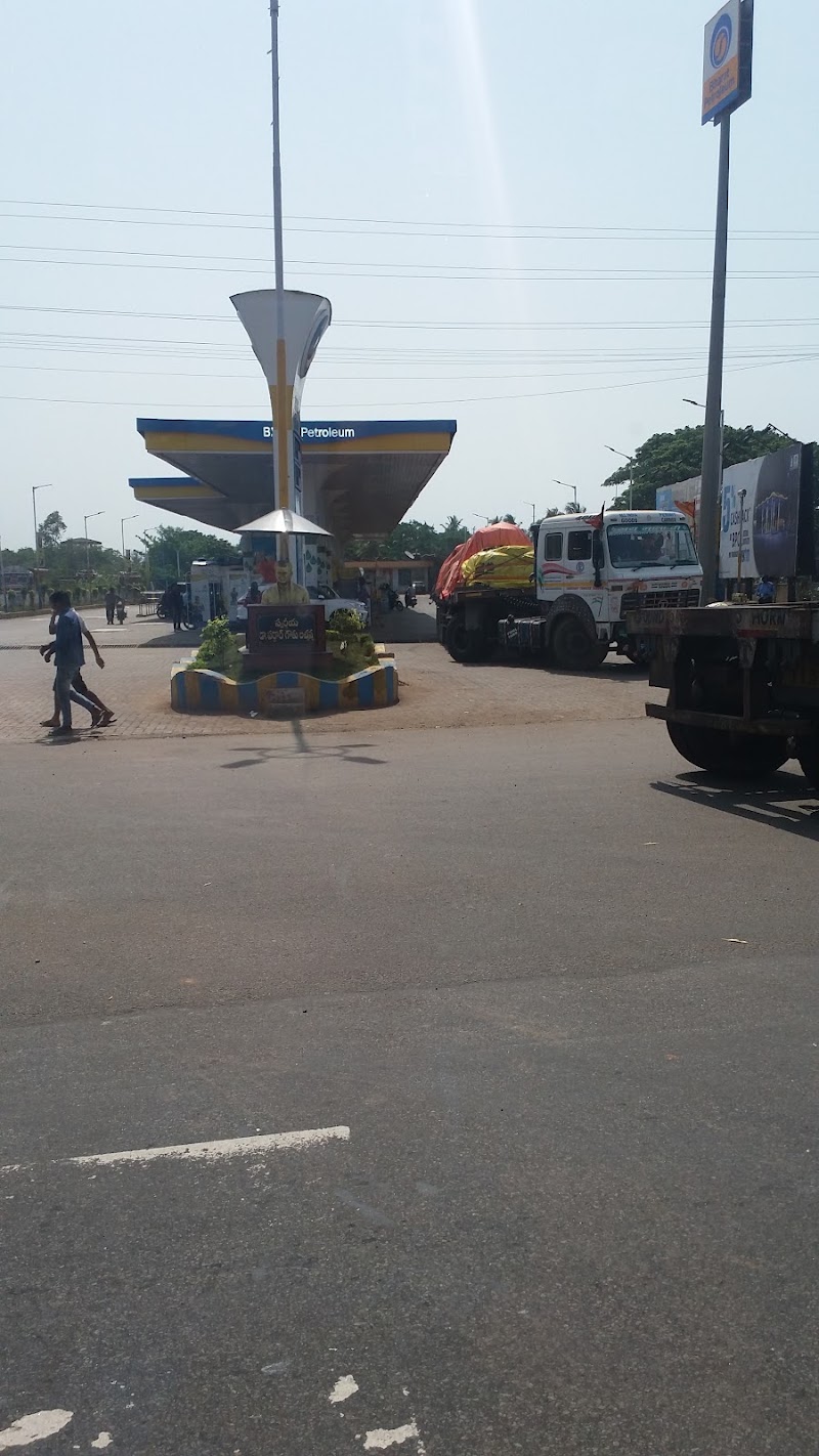 Bharat Petroleum - Bharat Petroleum, B.A.R. & Co, BPCL Petrol Bunk, # 53-17-17/2, Maddilapalem, P8QF+54C, NH16, Near Maddilapalem, Maddilapalem, Visakhapatnam, Andhra Pradesh 530013, India