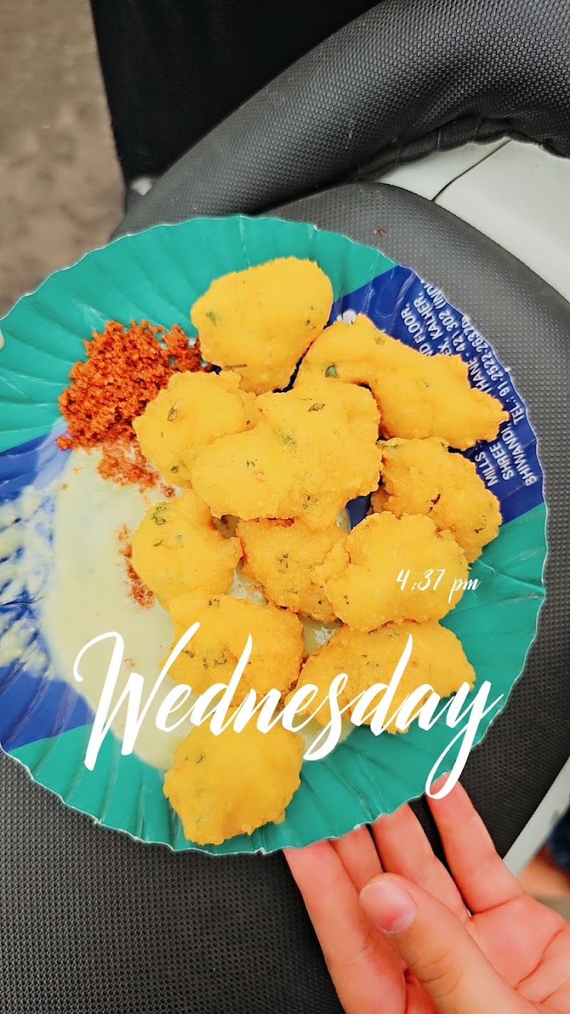 Famous Katkar Vada Pav - Famous Katkar Vada Pav, SP Road, 13th Ln, near Shiv Sena Shakha, Dalal Estate, Nagpada, Mumbai, Maharashtra 400008, India