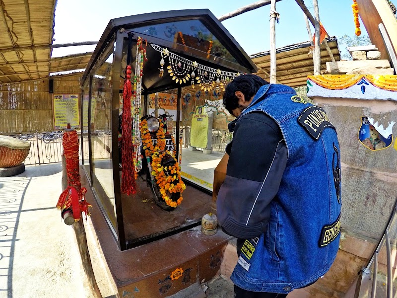 Om Banna Mandir - Om Banna Mandir 49C2+RCG, Phalodi, Rajasthan 342301, India