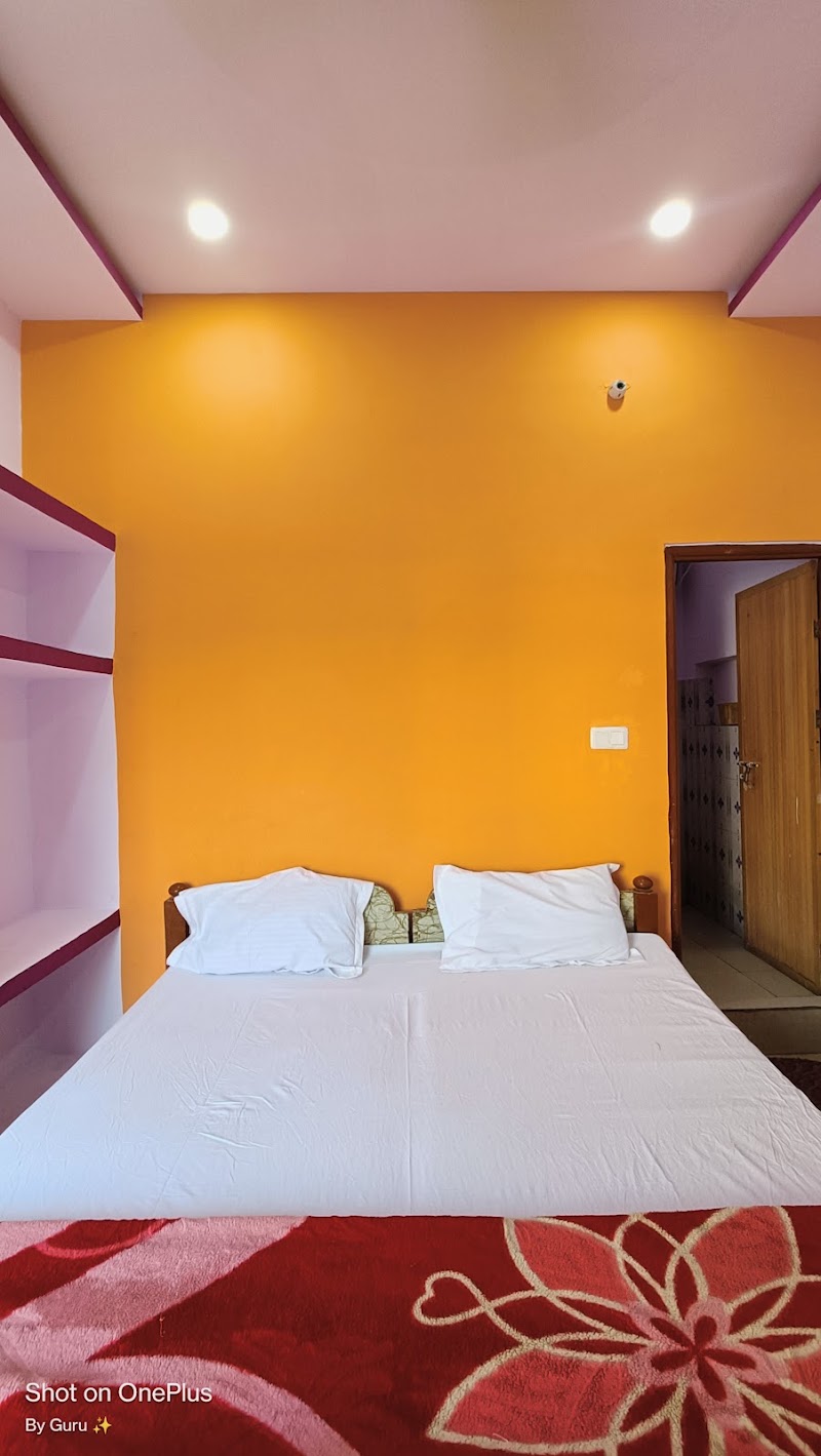 Tripathi Lodge - Tripathi Lodge, Near Ramghat 100 meter, &, kamadgiri parvat 1 km, Kamtanath mandir, 200 meter Busstand, Ram Ghat Rd, Kashavgarh, Chitrakoot, Madhya Pradesh 485334, India