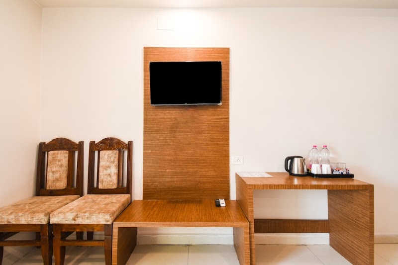 Collection O by OYO Paschim Dwar Near Jagannath Temple Formerly Hotel Subhadarshan - Collection O by OYO Paschim Dwar Near Jagannath Temple Formerly Hotel Subhadarshan Plot No. 190, Loknath Temple Rd, near Baseli Sahi Parking, near Jagannath, Puri, Odisha 752001, India
