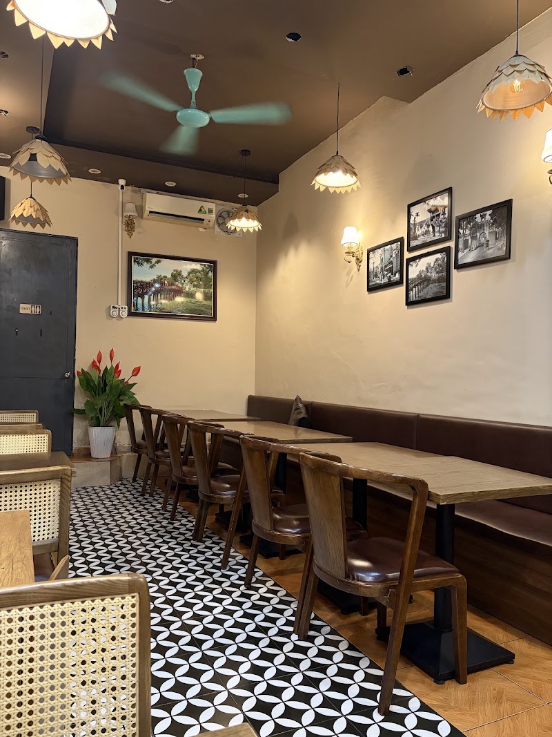 Hanoi Fusion Pub & Restaurant - Hanoi Fusion Pub & Restaurant 54 P. Nguyễn Trường Tộ, Quán Thánh, Ba Đình, Hà Nội 10000, Vietnam