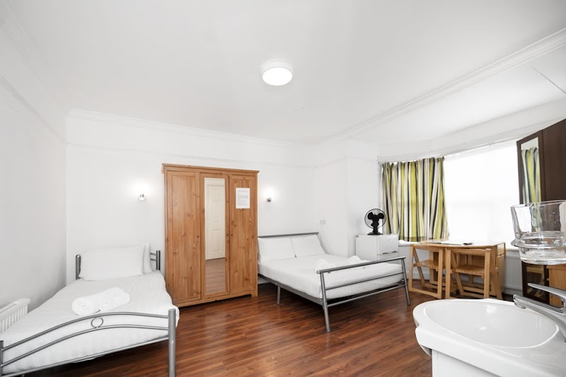 Flexistay Norbury Apart Hotel - Flexistay Norbury Apart Hotel 49 Norbury Cres, Norbury, London SW16 4JS, UK