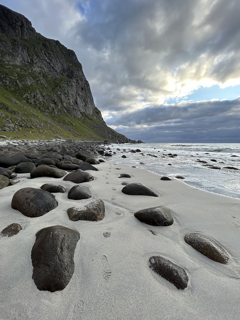 Uttakleiv White Sand Beach - Uttakleiv White Sand Beach Uttakleivveien, 8370 Leknes, Norway