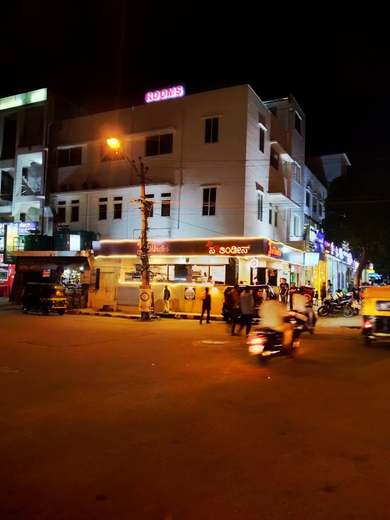 Dhanawantri Comforts Hotel - Dhanawantri Comforts Hotel, Gayatri Bhavan Building, Dhanavantri Rd, near Mysore Railway Station, Devaraja Mohalla, Shivarampet, Mysuru, Karnataka 570001, India