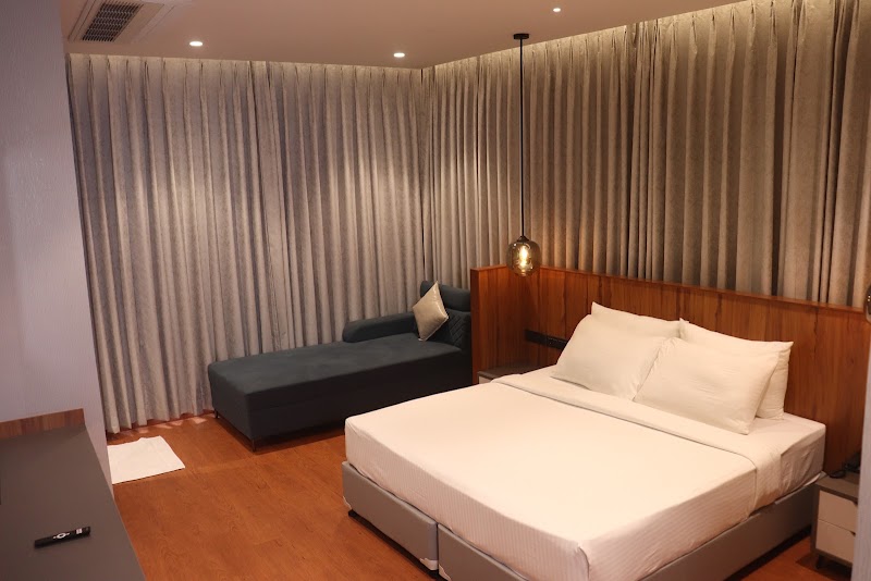 Hotel Prem Inn - Hotel Prem Inn, 2nd Floor, Shri Kripalu Ji Maharaj Marg, above Bikanervala, near Prem Mandir, Raman Reiti, Vrindavan, Uttar Pradesh 281121, India