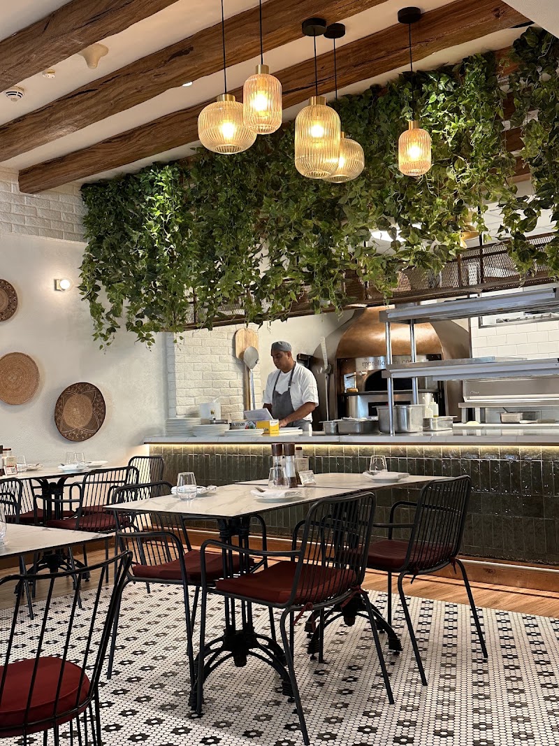 Trattoria - Trattoria Souk Madinat Jumeirah - شارع الملك سلمان بن عبدالعزيز آل سعود - الصفوح 1 - دبي - United Arab Emirates