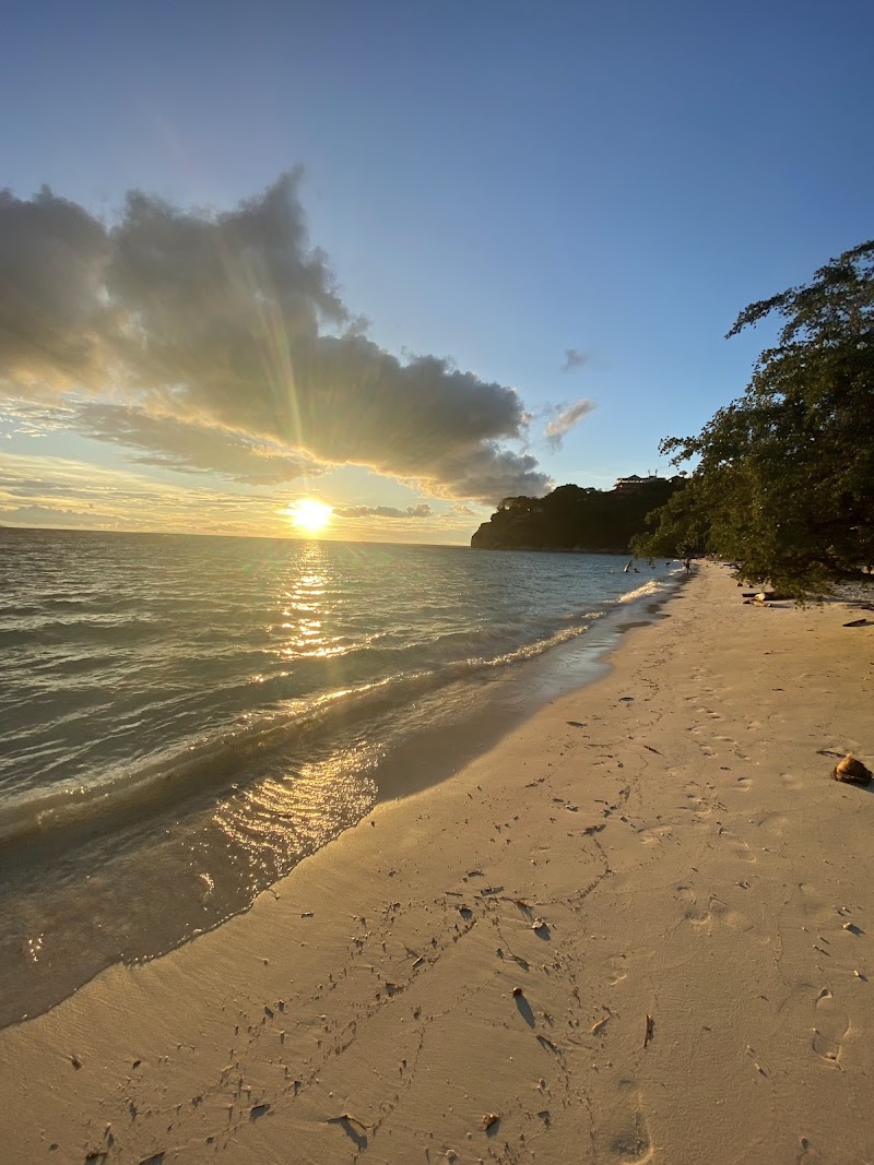 Leela Beach - Leela Beach Haad Rin, Koh Phangan, Suratthani, M3C9+69G ตำบล บ้านใต้ อำเภอเกาะพะงัน สุราษฎร์ธานี Thailand