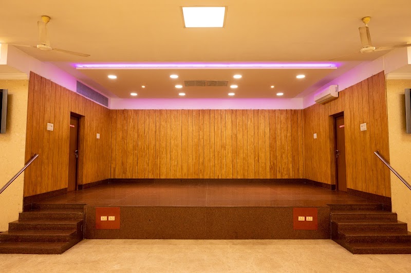 Lakshmi Hall - Ashok Nagar - Lakshmi Hall - Ashok Nagar 40, 1st Avenue, 100 Feet Road, Raghavareddy Colony, Zaffarkhanpet, Ashok Nagar, Chennai, Tamil Nadu 600083, India