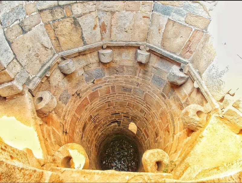 Rajon Ki Baoli - Rajon Ki Baoli G5CM+493, Mehrauli Archeological Pk Trl, Mehrauli Village, Mehrauli, New Delhi, Delhi 110030, India