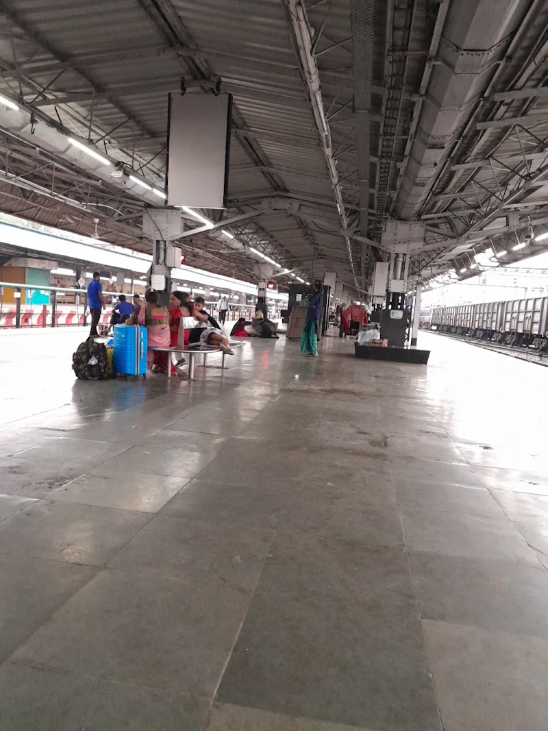 Bilaspur Junction Platform No.6 - Bilaspur Junction Platform No.6, 3549+QGC, junction, Tarbahar Chowk, Bilaspur, Chhattisgarh 495004, India