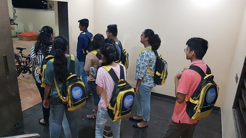 The Study Circle, ( JYOTI MA'AMS ) - The Study Circle, ( JYOTI MA'AMS ), Avanti Vihar, Main Rd, opposite revive salon, Kavita Nagar, Anand Vihar, Geetanjali Colony, Shankar Nagar, Raipur, Chhattisgarh 492004, India