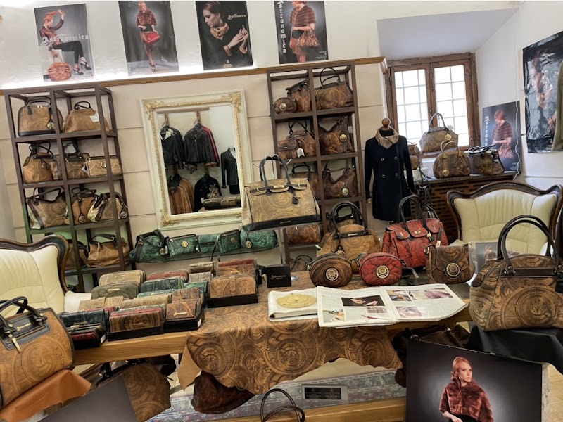 AJ Leather Factory - AJ Leather Factory, Borgo dei Greci, 14, 50122 Firenze FI, Italy
