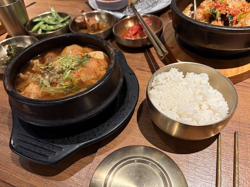 Yache 韓式蔬食 信義店 - Yache 韓式蔬食 信義店 110, Taiwan, Taipei City, Xinyi District, Xingya Village, Songgao Rd, 11號4 樓