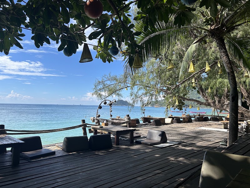 In Touch Restaurant - In Touch Restaurant, 3RRG+9V8, Ko Tao, Ko Pha-ngan District, Surat Thani 84280, Thailand