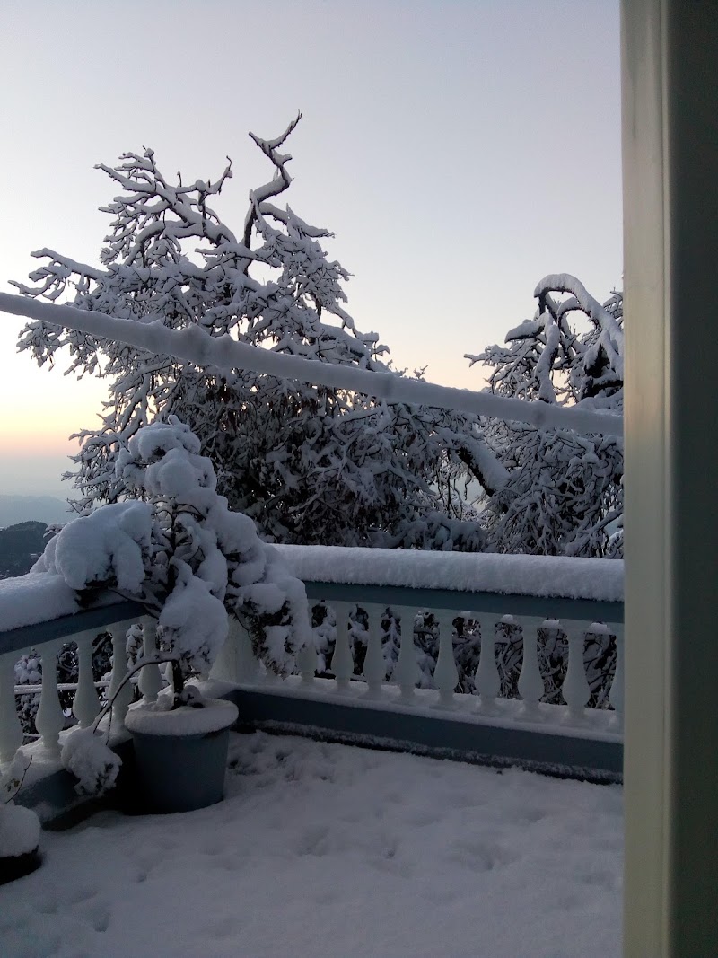 Macquary inn, Home stay - Macquary inn, Home stay NEAR HAMPTON COURT SCHOOL, below ropeway, Jhula Ghar, The Mall Road, Mussoorie, Uttarakhand 248179, India