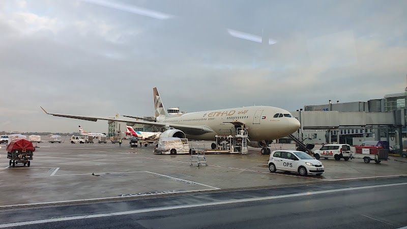 D-Flughafen Term. A/B/C - D-Flughafen Term. A/B/C, District 5, 40474 Düsseldorf, Germany
