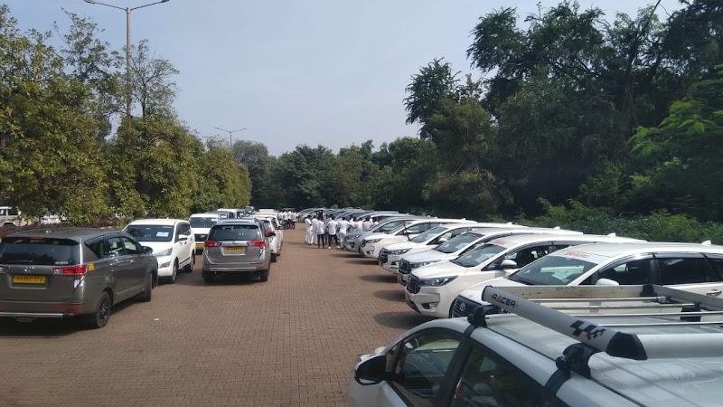 SLVT TRAVELS HOSPET - SLVT TRAVELS HOSPET, Chittawadigi Rd, Hosapete, Karnataka 583211, India