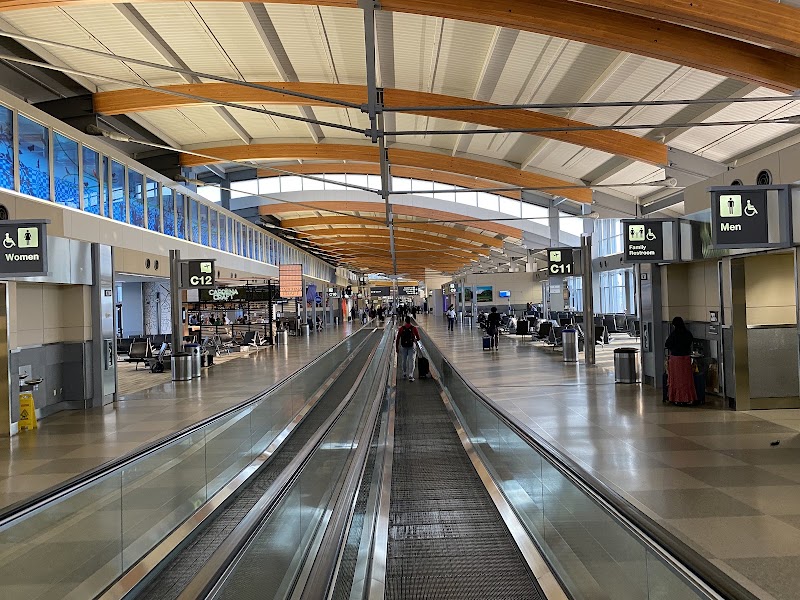 Raleigh-Durham International Airport - Raleigh-Durham International Airport, 2400 John Brantley Blvd, Morrisville, NC 27560, USA