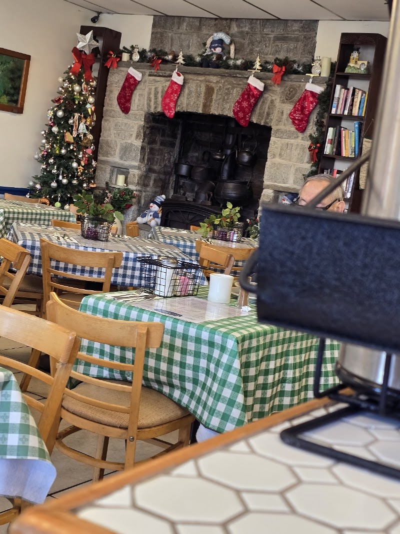 Alice's Kitchen - Alice's Kitchen, 1108 E Ocean Ave, Sea Bright, NJ 07760, USA