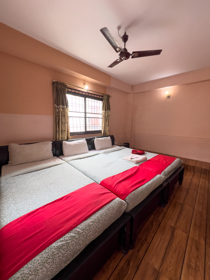 Hotel Lake n Yeti - Hotel Lake n Yeti, Lakeside Rd, Pokhara 33700, Nepal