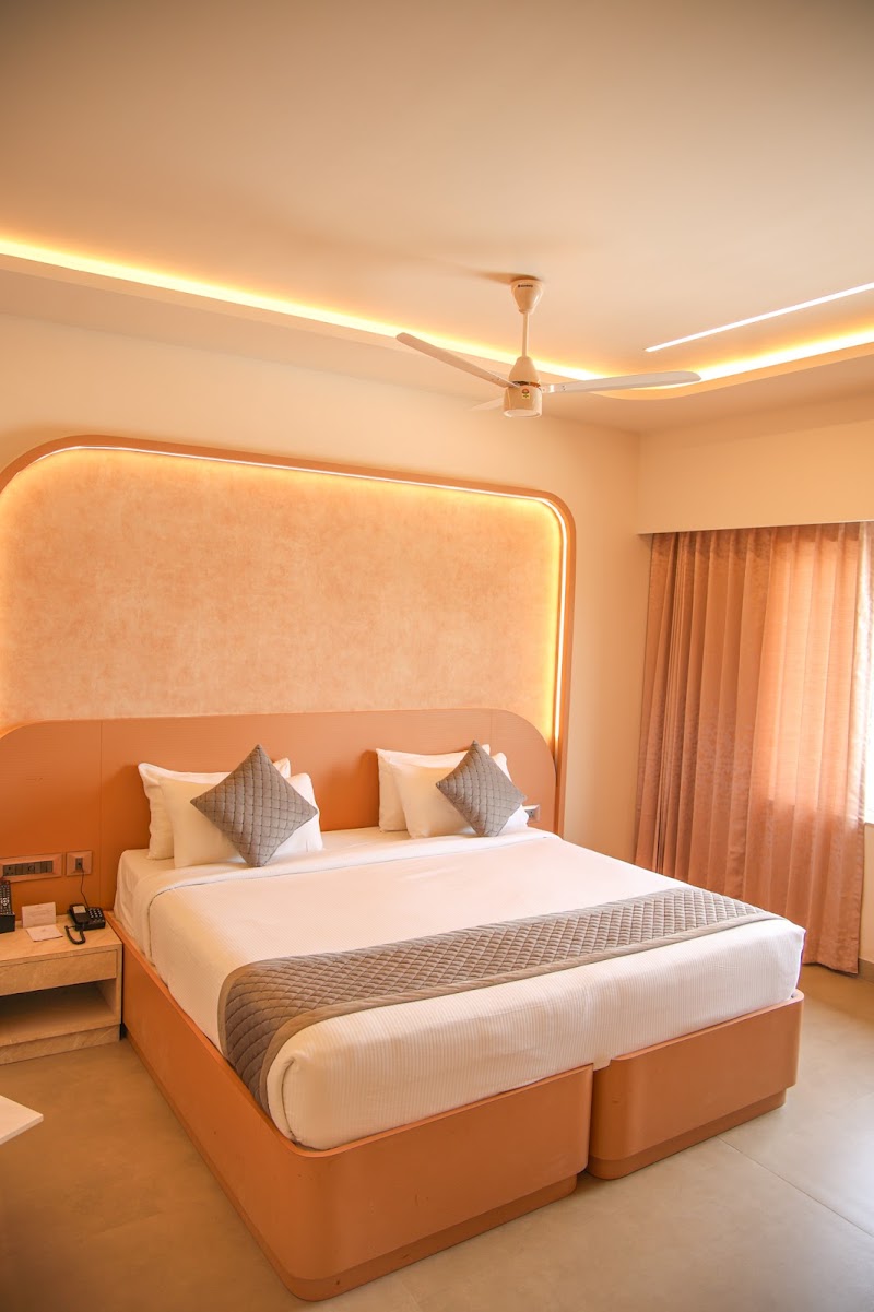 Hotel Rathna Residency - Hotel Rathna Residency 355, Variety Hall Rd, behind Railway Station, Town Hall, Coimbatore, Tamil Nadu 641001, India