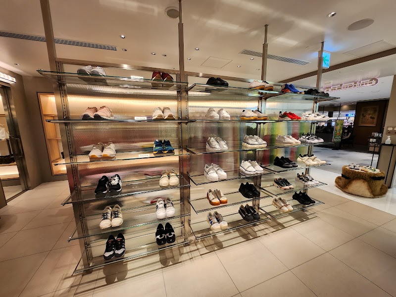 Onitsuka Tiger Namba City - Onitsuka Tiger Namba City, Japan, 〒542-0076 Osaka, Chuo Ward, Namba, 5-chōme−1−1番60号 なんばCITY 本館 地下1階