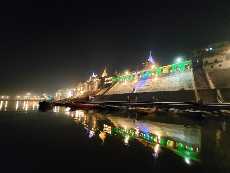 Chet Singh Ghat Varanasi - Chet Singh Ghat Varanasi 72V4+QW6, in front of Chet Singh fort, Ghats of Varanasi, Shivala, Varanasi, Uttar Pradesh 221001, India
