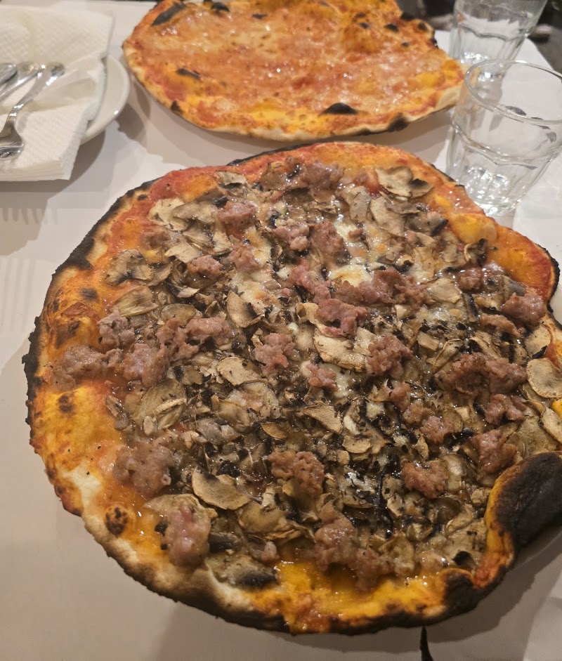 Pizzeria Remo A Testaccio - Pizzeria Remo A Testaccio, Piazza di S Maria Liberatrice, 44, 00153 Roma RM, Italy